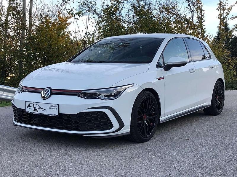 Gebraucht VW Golf VIII GTI 245 PS (180 kW) 2021 Weiß Limousine