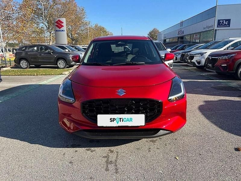 Neu Suzuki Swift 83 PS (61 kW) 2025 Rot Limousine