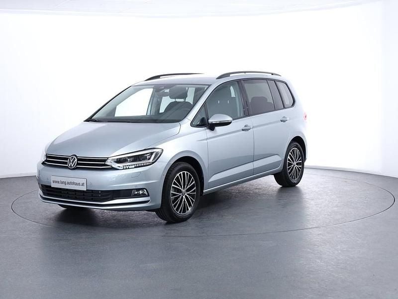Neu VW Touran 150 PS (110 kW) 2026 Silber  metallic Van / Kleinbus