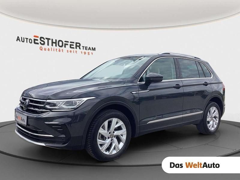 Dunkelgrün normal Gebraucht 2023 VW Tiguan Elegance SUV | € 38.498 (Fairer Preis) - Bild 1/4
