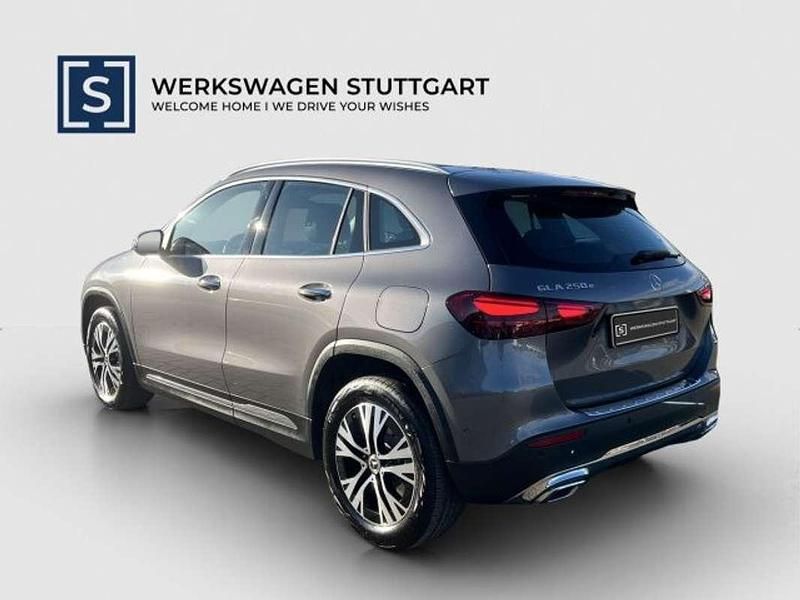 Gebraucht Mercedes GLA250 Progressive 163 PS (119 kW) 2024 Grau SUV