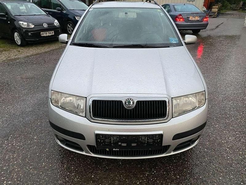 Silber Gebraucht 2005 Skoda Fabia Kleinwagen | € 790 (Guter Preis) - Bild 1/4