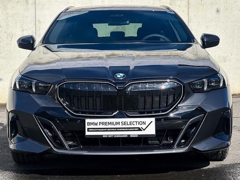 Gebraucht BMW 520 Shadowline 197 PS (144 kW) 2025 Grau Kombi
