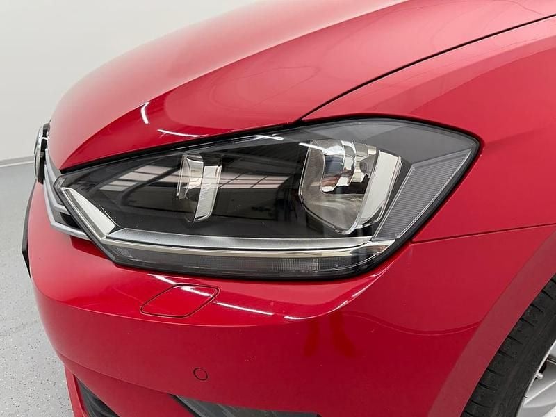 Gebraucht VW Golf VII 85 PS (62 kW) 2016 Mittelrot  normal Limousine