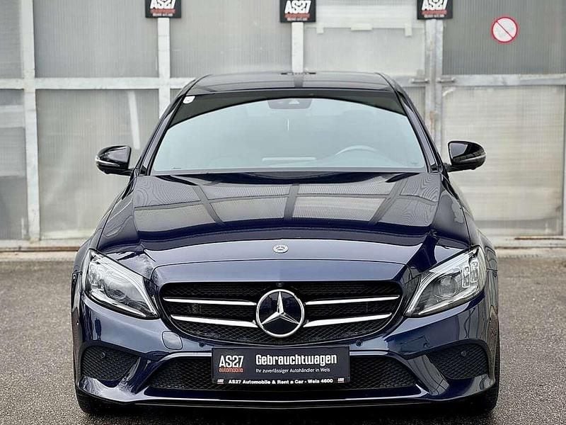 Gebraucht Mercedes C220 194 PS (142 kW) 2019 Blau Limousine