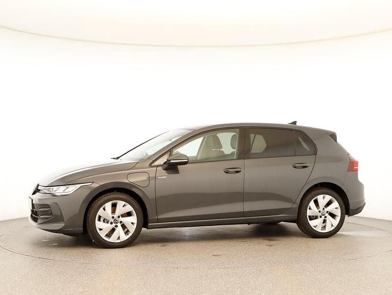 Neu VW Golf VIII 204 PS (150 kW) 2026 Mittelgrau  metallic