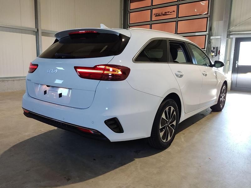 Gebraucht Kia Ceed Sportswagon 140 PS (102 kW) 2024 Weiß Kombi