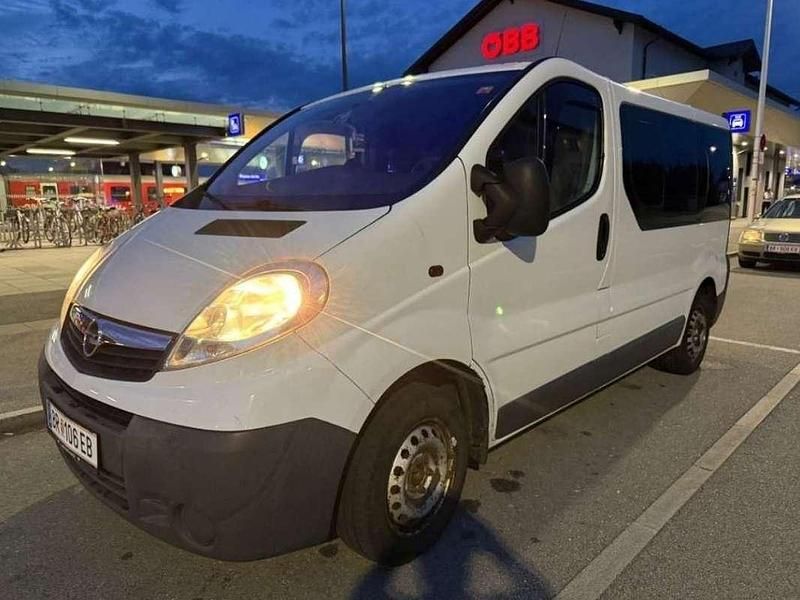 Gebraucht Opel Vivaro 114 PS (83 kW) 2011 Van / Kleinbus