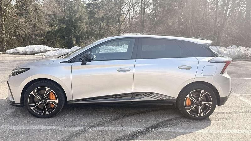 Gebraucht MG MG4 EV 319 kW (435 PS) 2024 Silber Kleinwagen