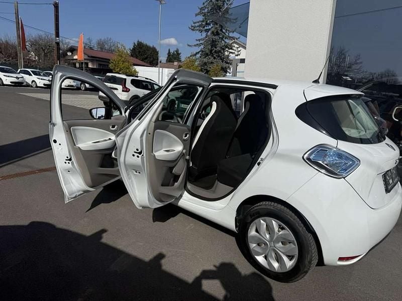 Gebraucht Renault Zoe Life 67 kW (92 PS) 2017 Weiß Kleinwagen