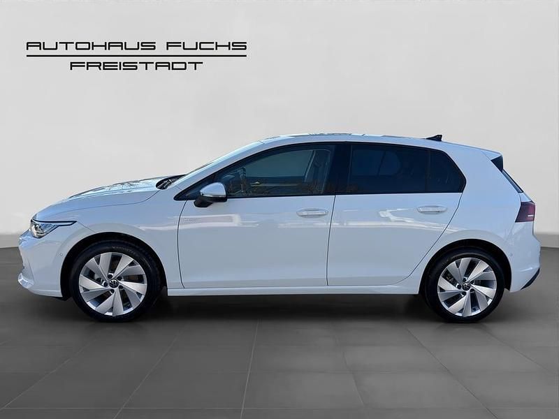 Neu VW Golf VIII 115 PS (84 kW) 2026 Weiss  normal Limousine