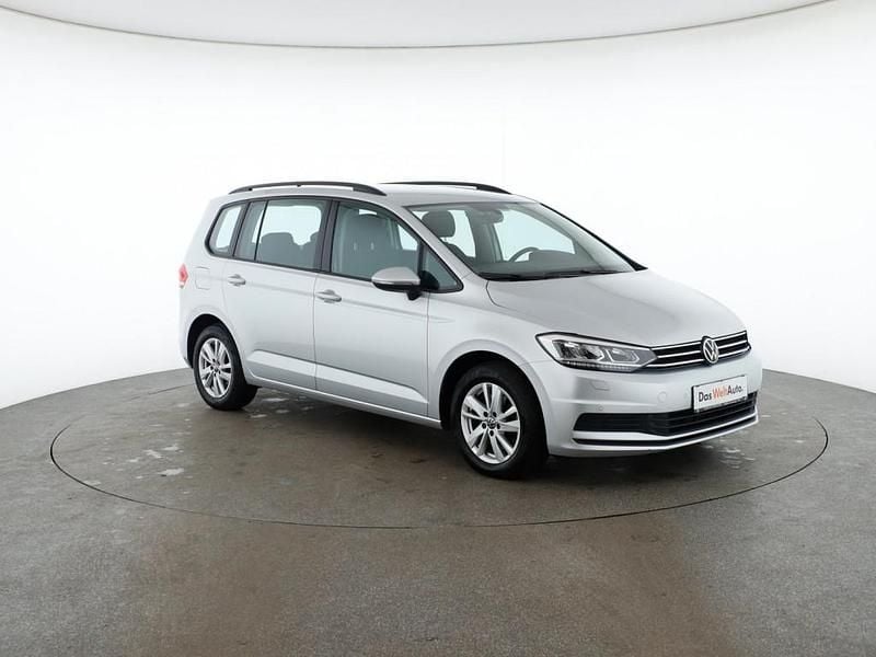 Gebraucht VW Touran Comfortline 150 PS (110 kW) 2022 Silber  metallic Van / Kleinbus