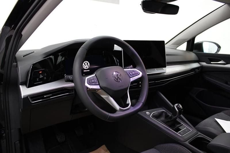 Neu VW Golf VIII 115 PS (84 kW) 2026 Schwarz  metallic