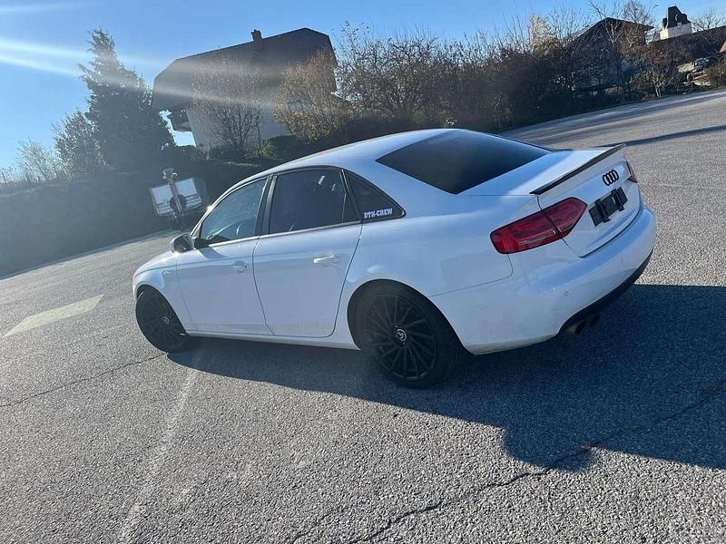 Weiß Gebraucht 2011 Audi A4 Limousine | € 9.000 (Etwas zu teuer) - Bild 1/4