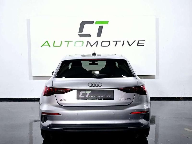 Gebraucht Audi A3 Ambiente 110 PS (80 kW) 2022 Grau Limousine