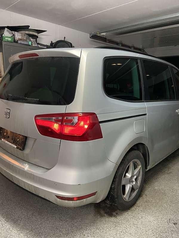 Gebraucht Seat Alhambra Reference 140 PS (102 kW) 2011 Silber Van / Kleinbus