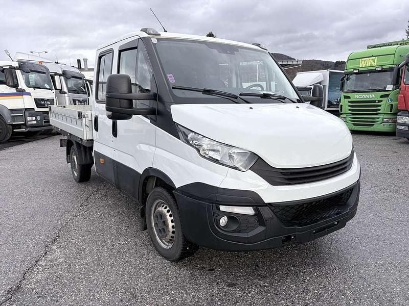 Gebraucht Iveco Daily 155 PS (114 kW) 2017 Weiß Limousine