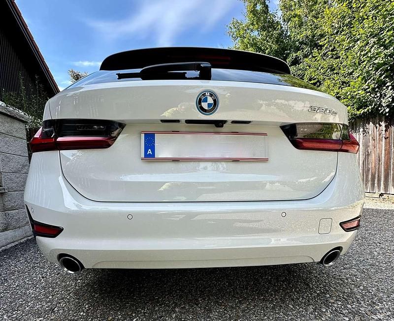 Gebraucht BMW 320 Advantage 163 PS (119 kW) 2022 Weiß Kombi