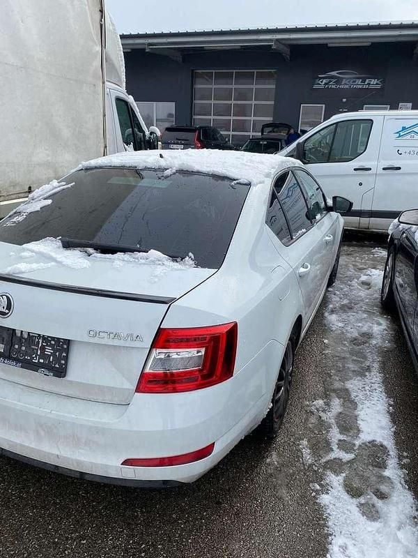 Gebraucht Skoda Octavia Active 116 PS (85 kW) 2017 Weiß Limousine