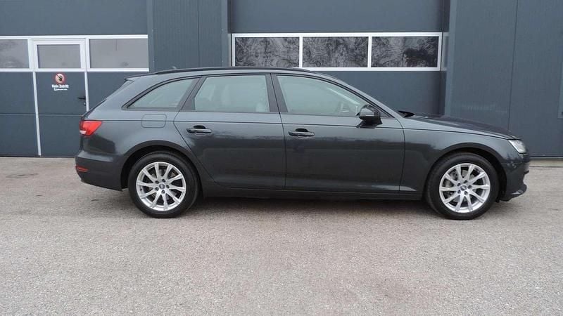 Gebraucht Audi A4 Comfort 190 PS (139 kW) 2016 Grau Kombi