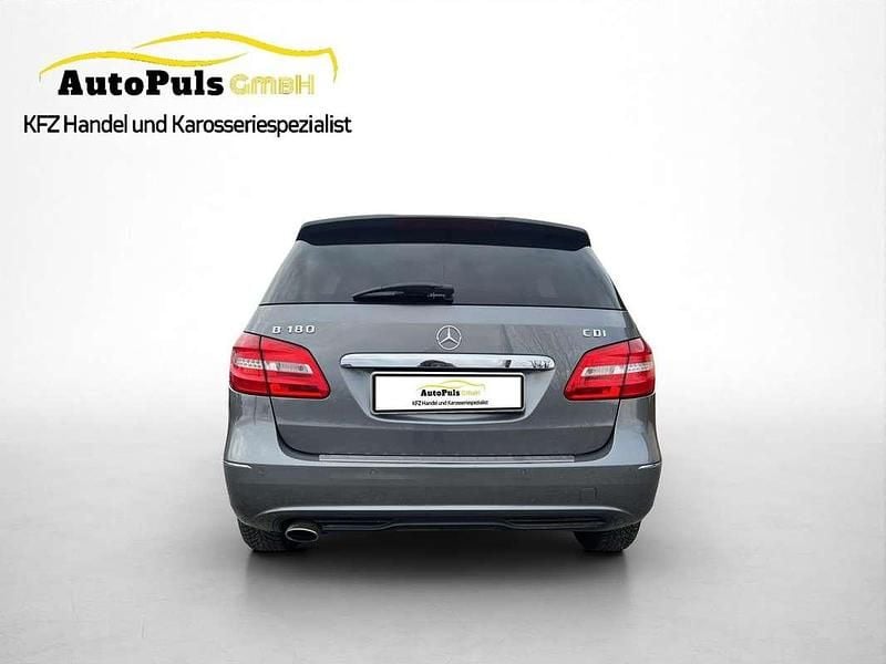 Gebraucht Mercedes B180 109 PS (80 kW) 2012 Grau Van / Kleinbus
