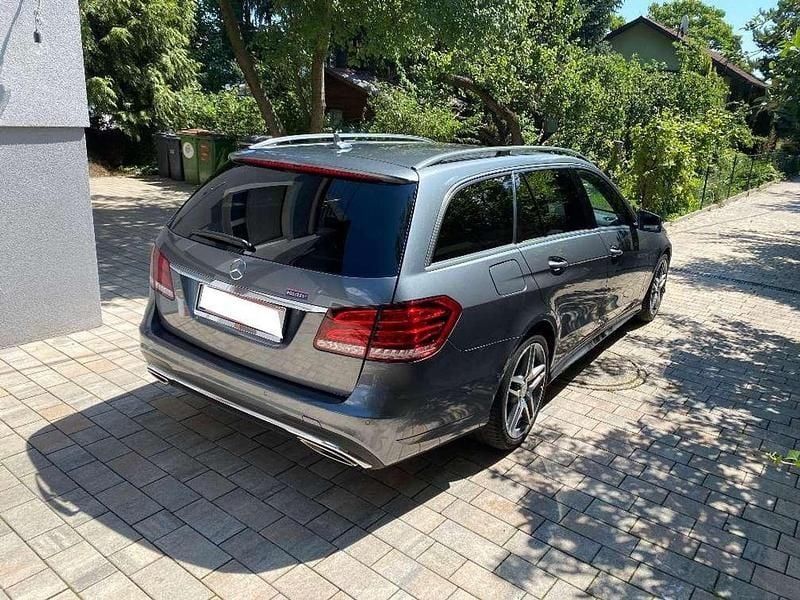 Gebraucht Mercedes E220 AMG line 170 PS (125 kW) 2015 Silber Kombi