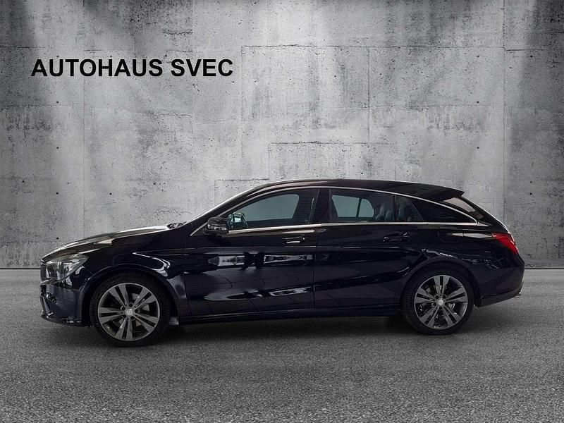 Gebraucht Mercedes CLA220 Shooting Brake 177 PS (130 kW) 2015 Schwarz Kombi
