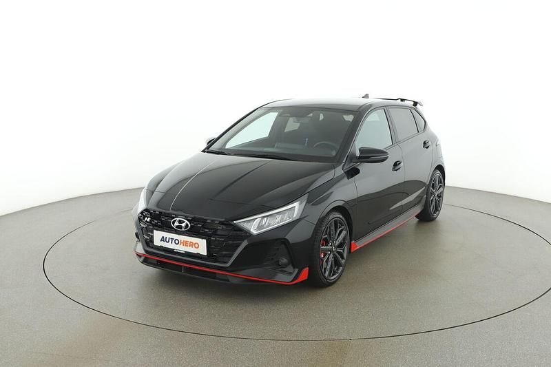 Schwarz Gebraucht 2024 Hyundai i20 Limousine | € 28.290 (Fairer Preis) - Bild 1/3