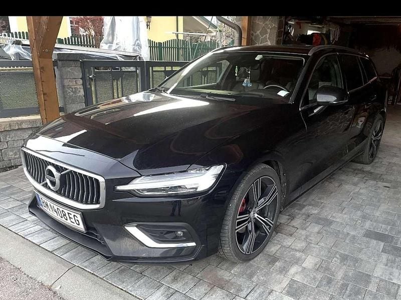 Gebraucht Volvo V60 Inscription 150 PS (110 kW) 2018 Schwarz Kombi