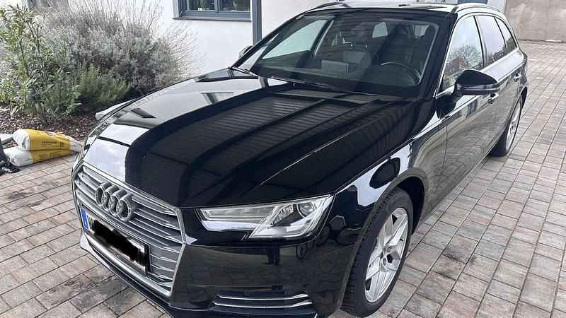 Gebraucht Audi A4 Comfort 190 PS (139 kW) 2017 Schwarz Kombi