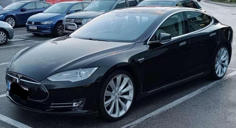 Schwarz Gebraucht 2015 Tesla Model S Kleinwagen | € 25.000 (Teuer) - Bild 1/4