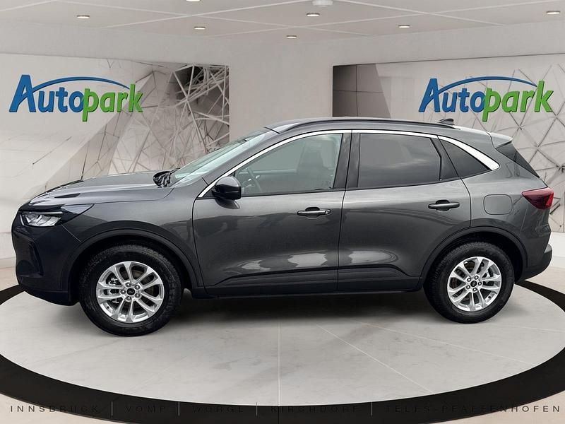Neu Ford Kuga Titanium 151 PS (111 kW) 2025 Grau SUV