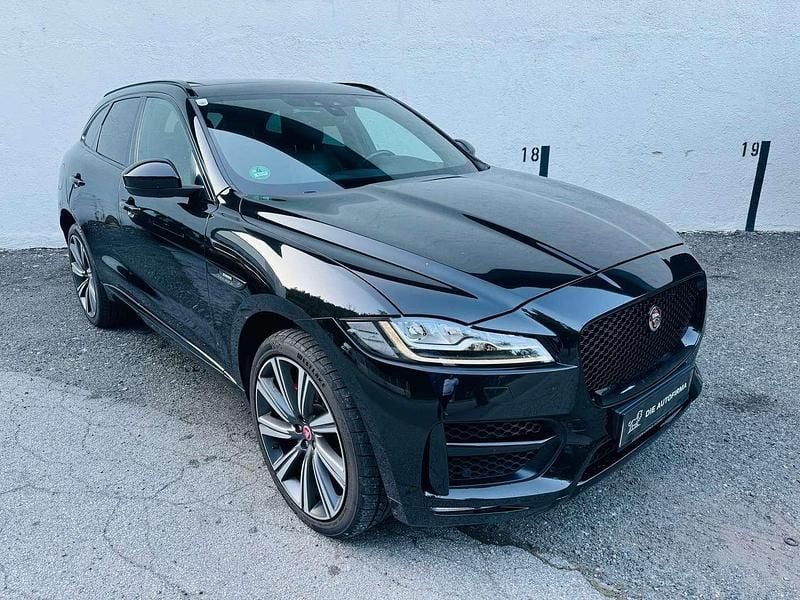 Schwarz Gebraucht 2016 Jaguar F-Pace R-Sport SUV | € 20.900 - Bild 1/4