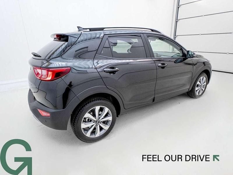Gebraucht Kia Stonic Gold 101 PS (74 kW) 2024 Schwarz SUV