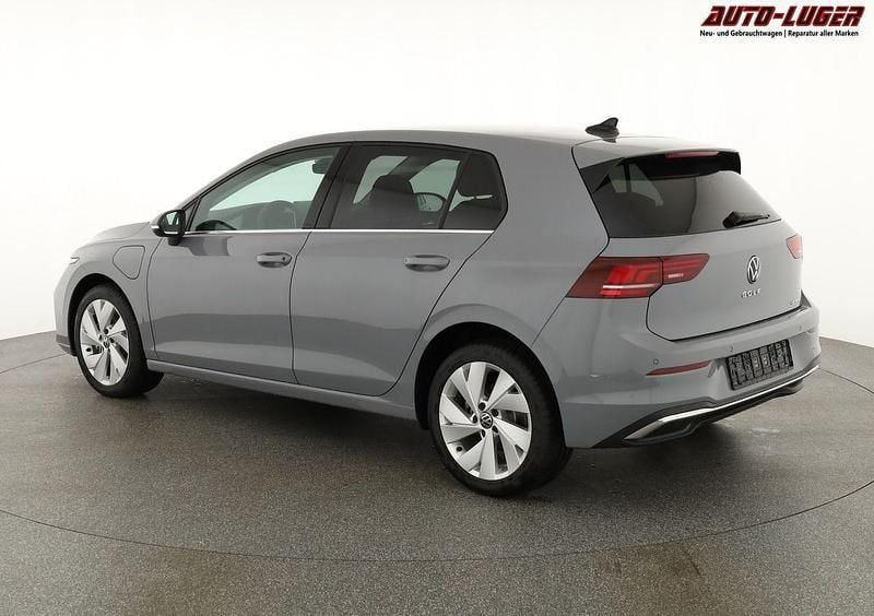Neu VW Golf VIII Edition 204 PS (150 kW) 2025 Delphingrau metallic Limousine