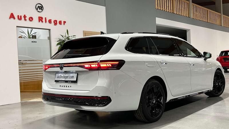 Gebraucht VW Passat R-line 193 PS (141 kW) 2025 Weiß Kombi
