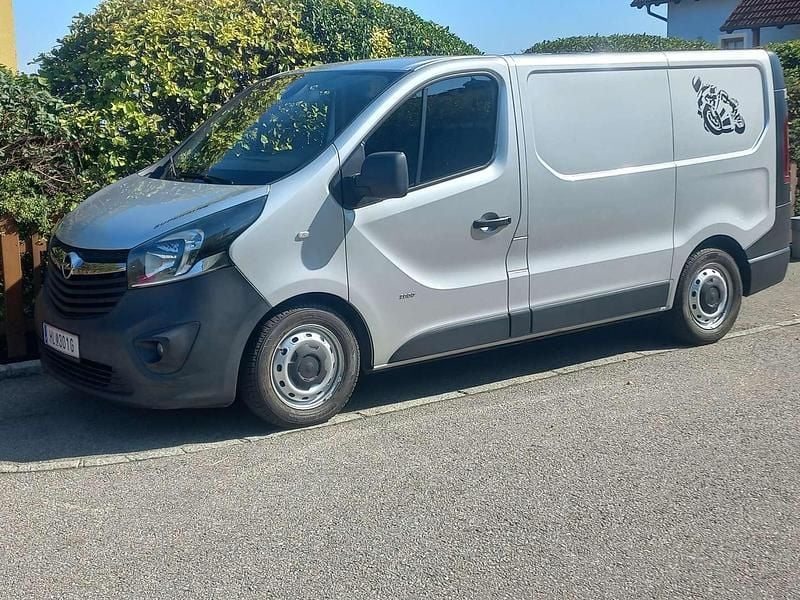 Silber Gebraucht 2014 Opel Vivaro Van / Kleinbus | € 12.990 - Bild 1/4