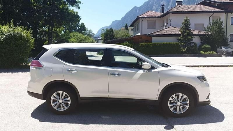 Weiß Gebraucht 2016 Nissan X-Trail SUV | € 14.800 (Guter Preis) - Bild 1/4