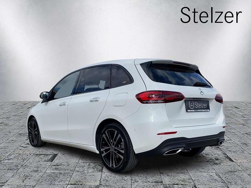 Gebraucht Mercedes B180 Progressive 116 PS (85 kW) 2019 Weiß Van / Kleinbus