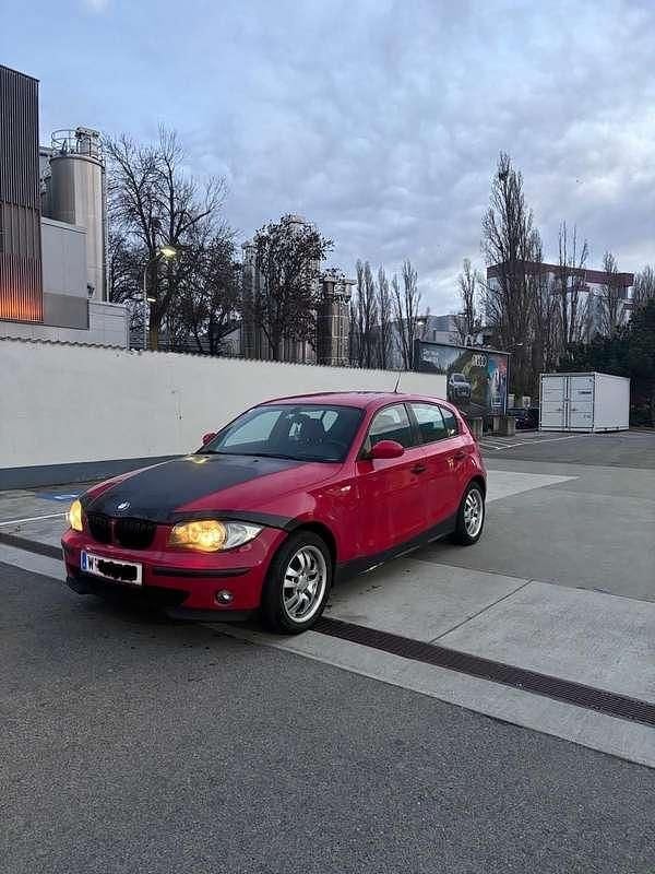 Rot Gebraucht 2005 BMW 116 Kleinwagen | € 2.200 (Fairer Preis) - Bild 1/4
