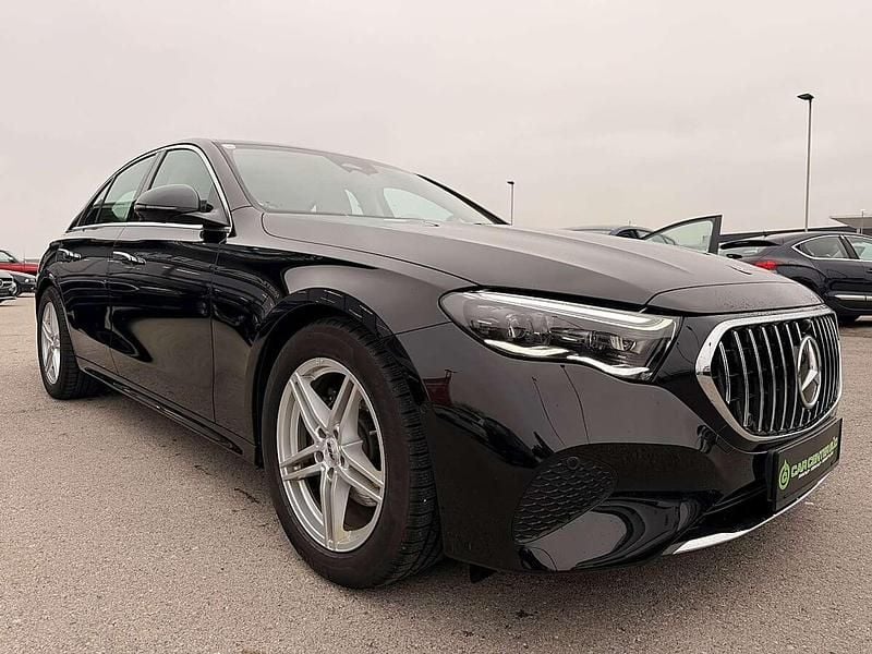 Gebraucht Mercedes E220 197 PS (144 kW) 2023 Schwarz Limousine
