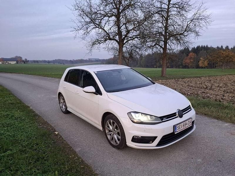 Weiß Gebraucht 2015 VW Golf VII R-line Limousine | € 9.500 (Fairer Preis) - Bild 1/4