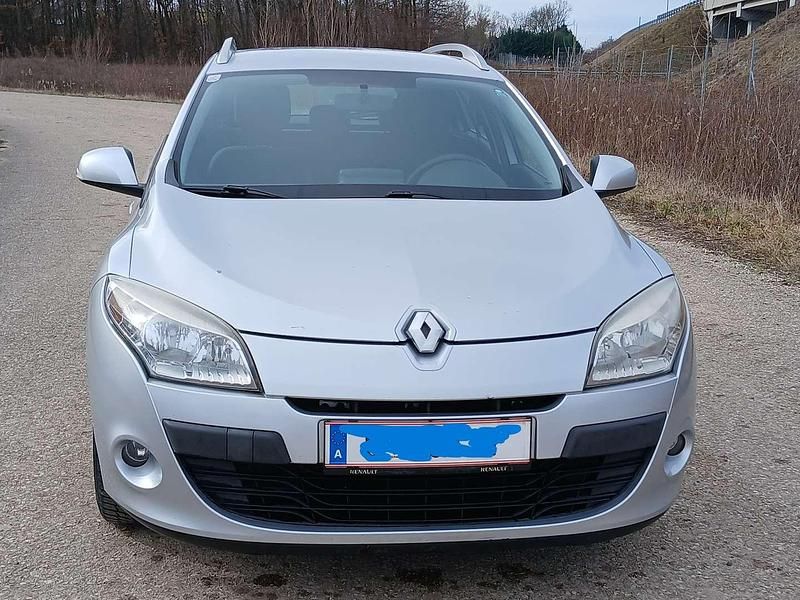 Gebraucht Renault Mégane GrandTour Dynamique 110 PS (80 kW) 2009 Silber Kombi