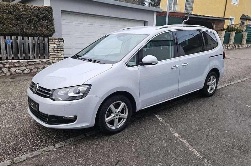 Gebraucht VW Sharan Comfortline 150 PS (110 kW) 2017 Weiß Van / Kleinbus
