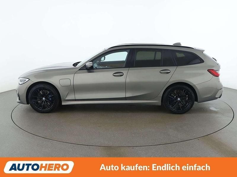 Gebraucht BMW 330e M Sport 184 PS (135 kW) 2021 Grau Kombi