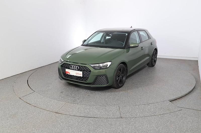 Dunkelgrün metallic Gebraucht 2024 Audi A1 Sportback Kleinwagen | € 29.950 - Bild 1/4