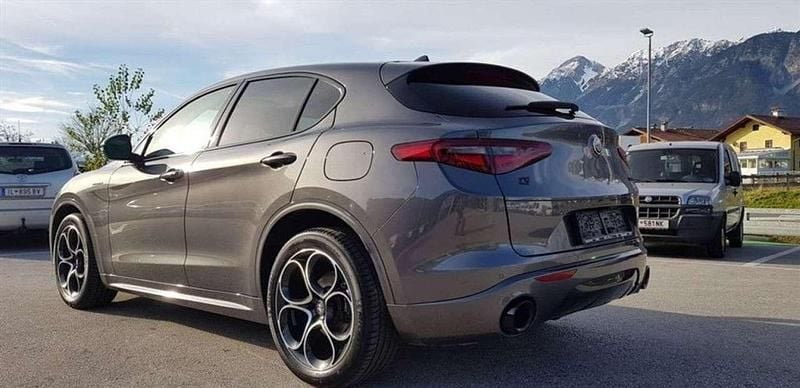 Gebraucht Alfa Romeo Stelvio Veloce 209 PS (153 kW) 2020 Grau SUV