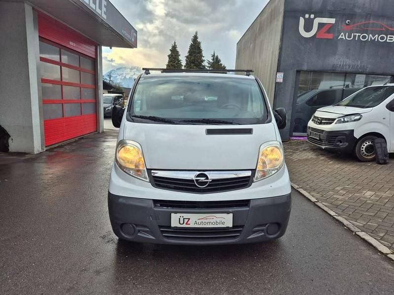 Gebraucht Opel Vivaro 114 PS (83 kW) 2011 Weiß Van / Kleinbus