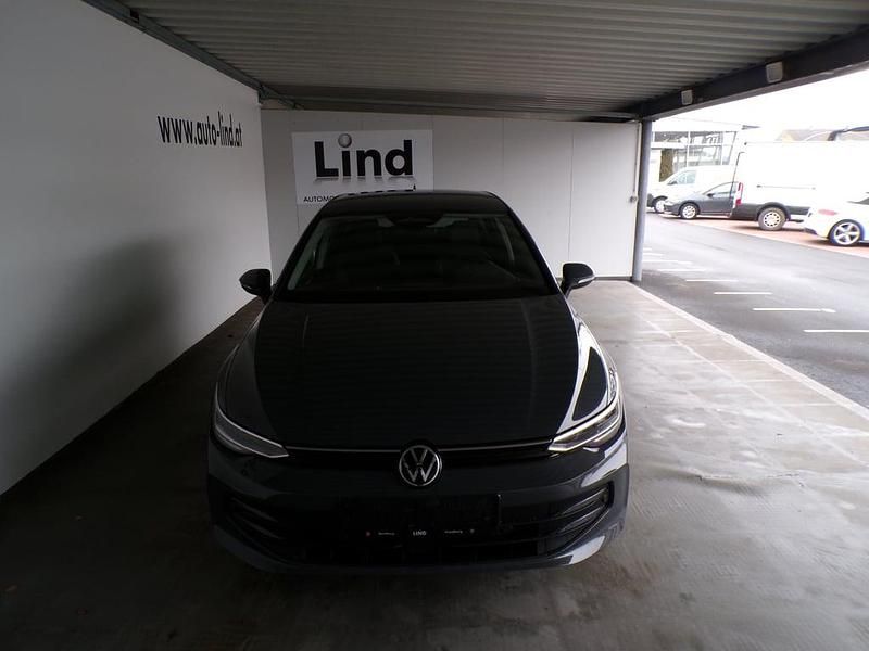 Neu VW Golf VIII 115 PS (84 kW) 2026 Mittelgrau  metallic