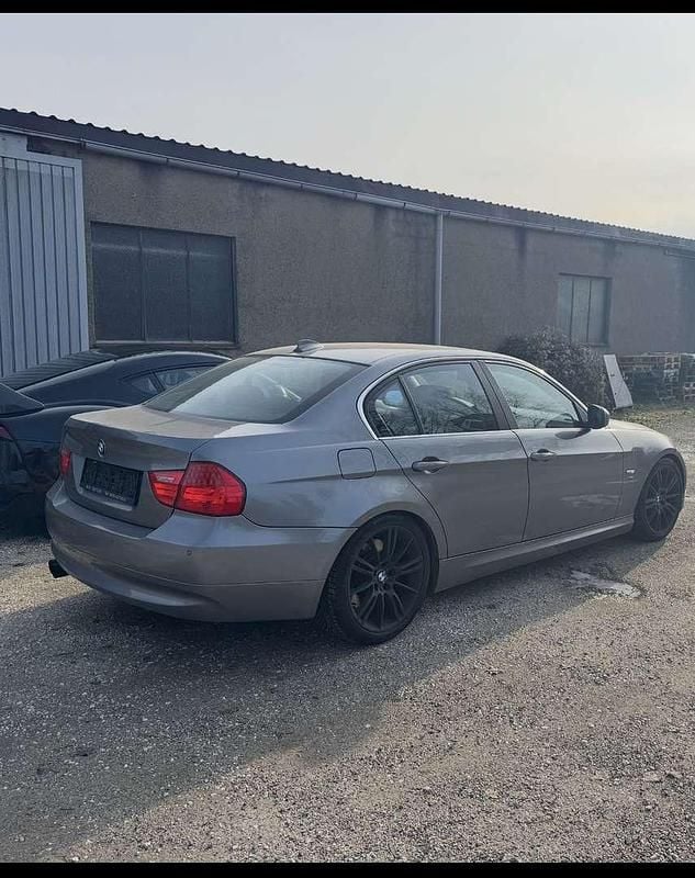 Gebraucht 2009 BMW 330 Limousine | € 11.900 (Teuer) - Bild 1/4